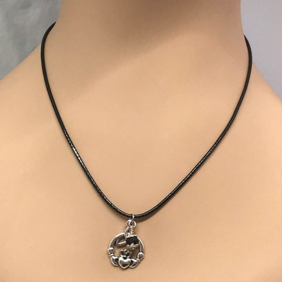 Triquetra Claddagh Charmed Trinity Knot Purple - Picture 3 of 8